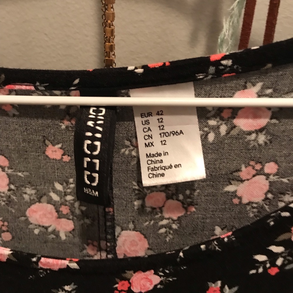 Dress - Picture 2 of 2